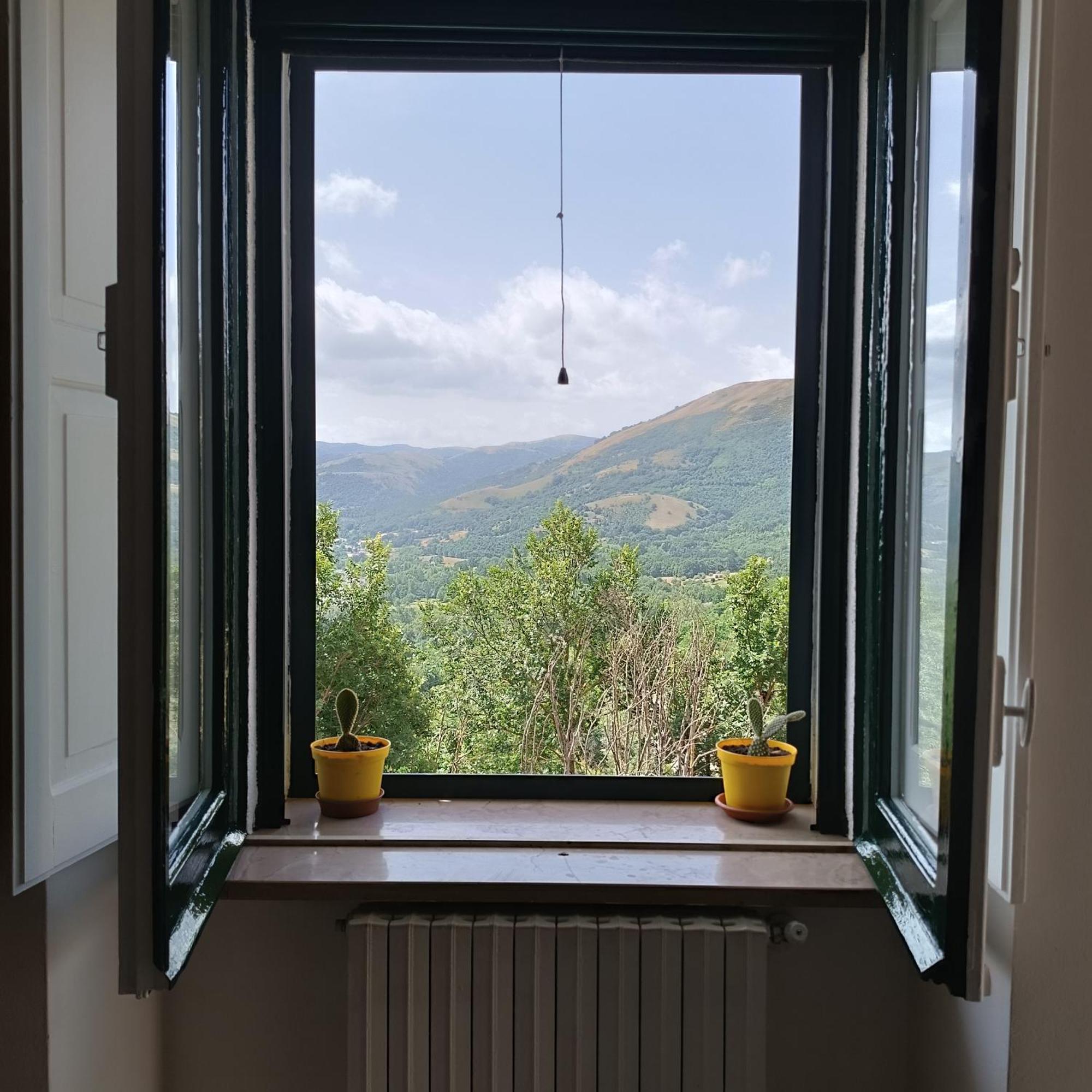 Muro Lucano Casina In Collina Con Vista Suggestiva 아파트 외부 사진